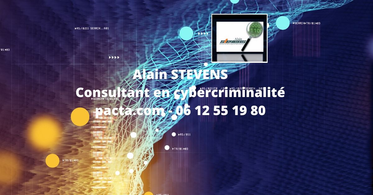 Un policier investigateur en cybercriminalité enquête sur les réseaux sociaux